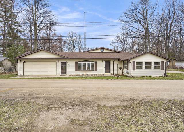 Property at 4302 Lake Dr, Beaverton, MI 48612, 2 beds, 1 bath