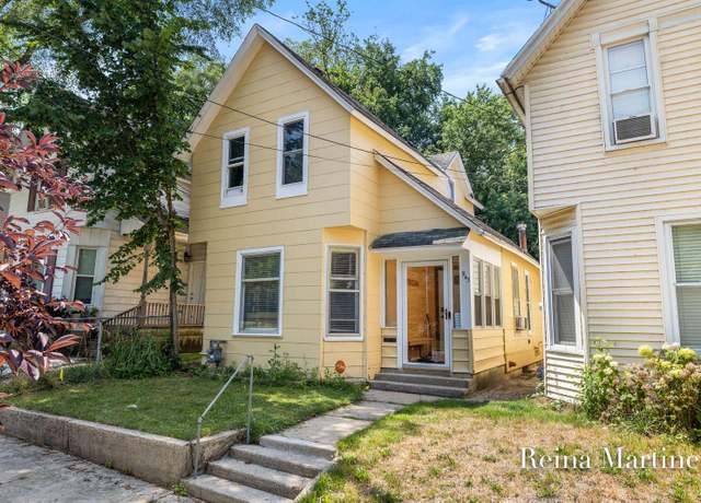 Property at 943 Prospect Ave NE, Grand Rapids, MI 49503, 4 beds, 1 bath