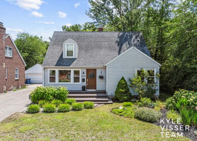 Property at 1624 Boston St SE, Grand Rapids, MI 49506, 4 beds, 3 baths