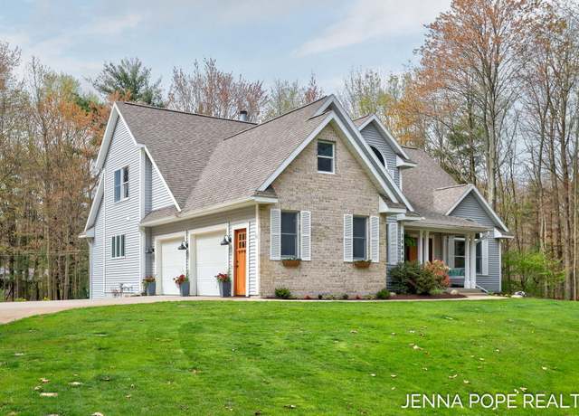 Property at 16840 Cricket Ct, Grand Haven, MI 49417, 6 beds, 3.5 baths