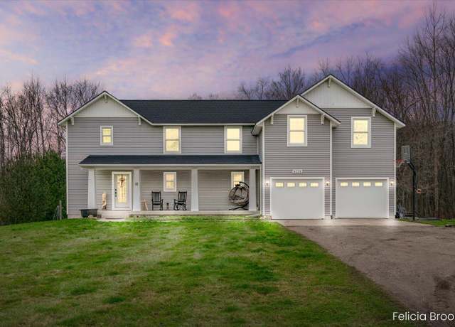 Property at 4224 Woodchuck Run Dr, Middleville, MI 49333, 4 beds, 3.5 baths