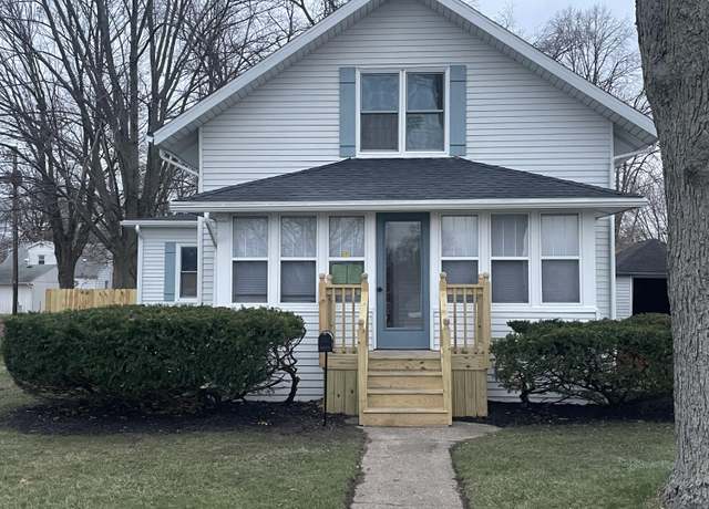 Property at 216 W Empire Ave, Benton Harbor, MI 49022, 3 beds, 2.5 baths