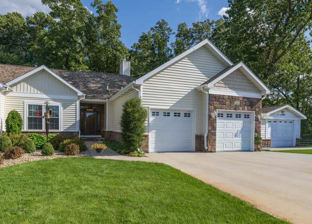 Property at 209 Ridgeview Dr, Battle Creek, MI 49015, 4 beds, 3 baths