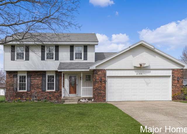 Property at 2133 Pinewood St, Jenison, MI 49428, 3 beds, 2.5 baths