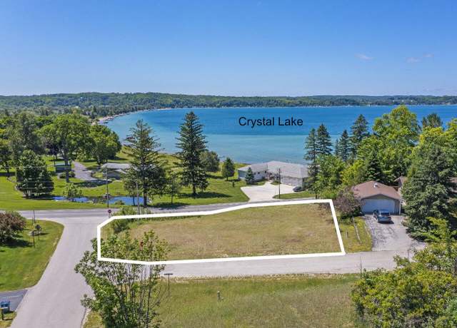 Property at 759 Holiday Ct, Beulah, MI 49617