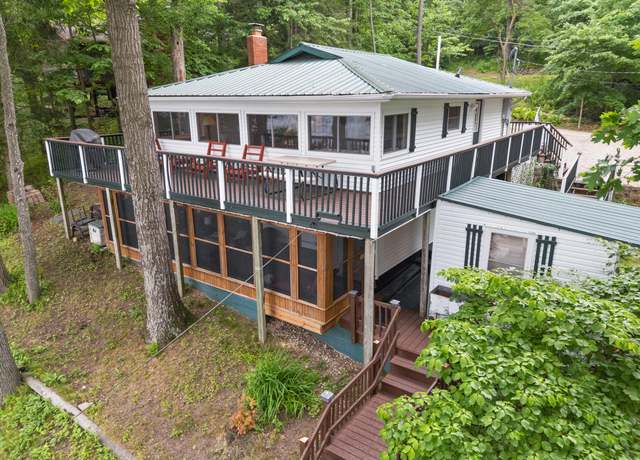 Property at 3184 N Lakeshore Dr, Hillsdale, MI 49242, 3 beds, 2 baths