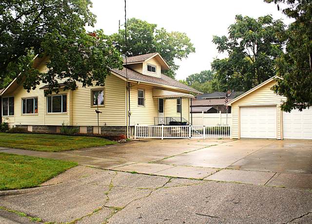 Property at 1711 Raymond St St, Bay City, MI 48706, 3 beds, 2 baths