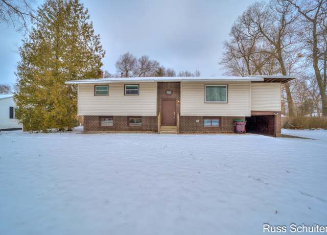 Property at 2270 Vine Ave, Muskegon, MI 49442, 4 beds, 2 baths
