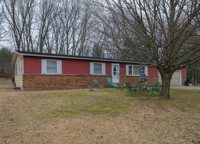 Property at 42592 Evergreen Park Dr, Decatur, MI 49045, 3 beds, 1.5 baths