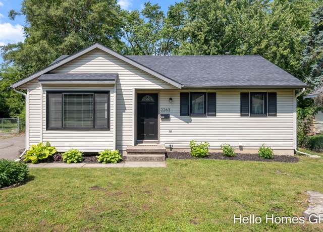 Property at 2263 Wyoming Ave SW, Wyoming, MI 49519, 3 beds, 2 baths