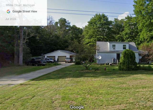 Property at 4275 E 8th St, White Cloud, MI 49349, 5 beds, 1 bath