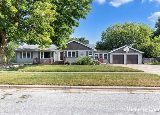 Property at 3865 Lee St, Hudsonville, MI 49426, 5 beds, 2 baths