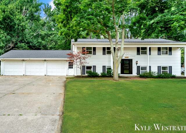 Property at 1337 Heather Dr, Holland, MI 49423, 6 beds, 2.5 baths