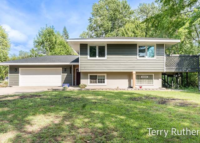 Property at 17802 170th Ave, Spring Lake, MI 49456, 4 beds, 2 baths
