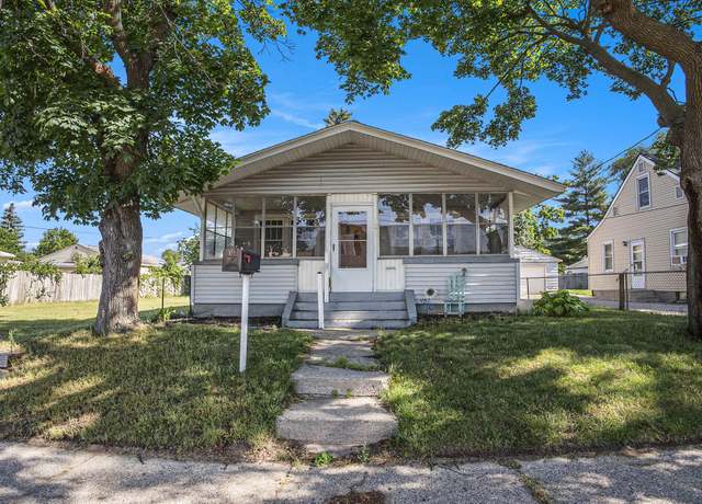 Property at 341 Holly St SW, Grand Rapids, MI 49548, 2 beds, 1 bath