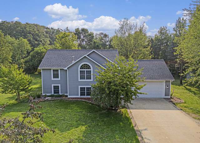 Property at 12100 Sarabeck Ln, Grand Haven, MI 49417, 4 beds, 2 baths