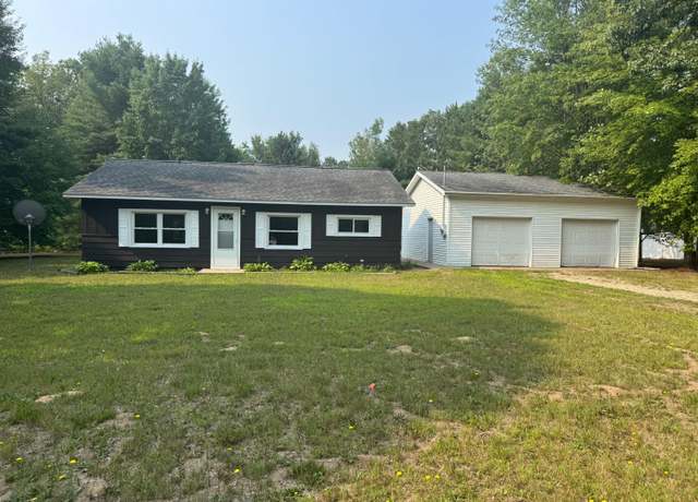 Property at 140 E Pierce Dr, White Cloud, MI 49349, 2 beds, 1 bath