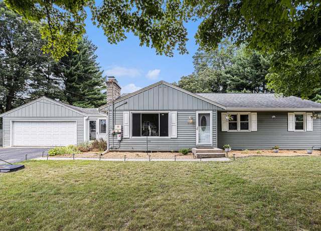 Property at 2205 Tamrack St, Kalamazoo, MI 49006, 3 beds, 1.5 baths