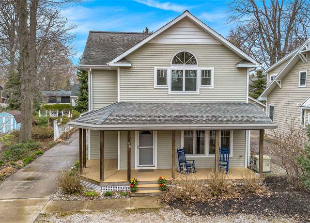 Property at 35 3rd St, South Haven, MI 49090, 4 beds, 2.5 baths