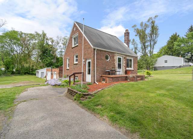 Property at 142 Maple Rd, Michigan Center, MI 49254, 2 beds, 1 bath
