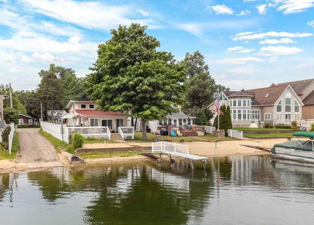 Property at 2587 Lake Shore Dr, Niles, MI 49120, 3 beds, 2 baths
