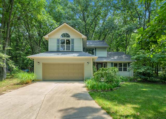 Property at 1490 Wickford Dr, Kalamazoo, MI 49009, 4 beds, 3.5 baths