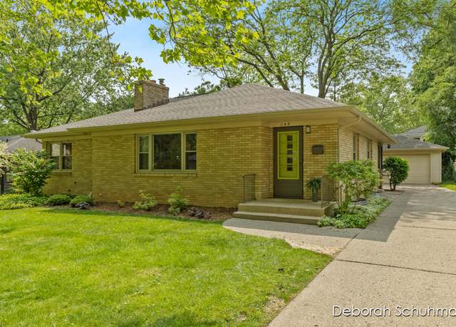 Property at 149 Woodside Dr NE, Grand Rapids, MI 49503, 4 beds, 2 baths