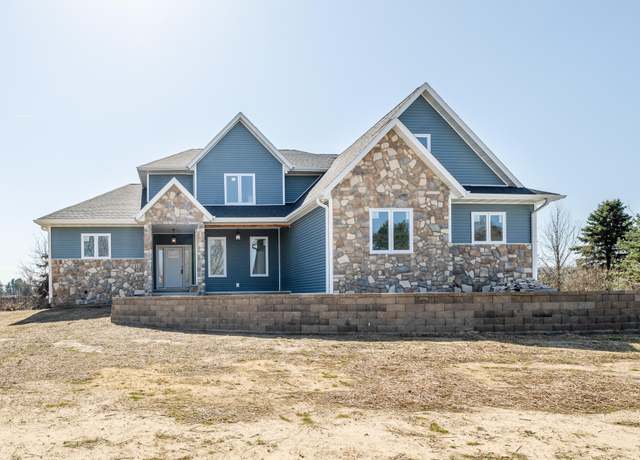 Property at 2430 Ulrich Ln, Stevensville, MI 49127, 5 beds, 4.5 baths