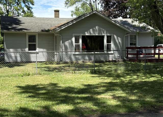 Property at 1993 Taube Ave, Benton Harbor, MI 49022, 3 beds, 1 bath