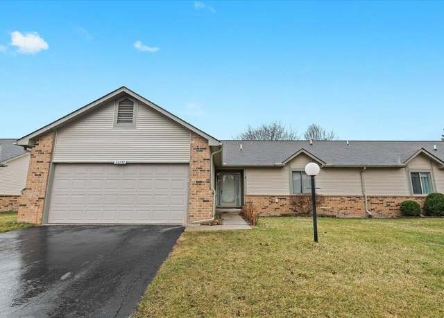 Property at 32790 Chapman Cir, Westland, MI 48185, 2 beds, 2 baths