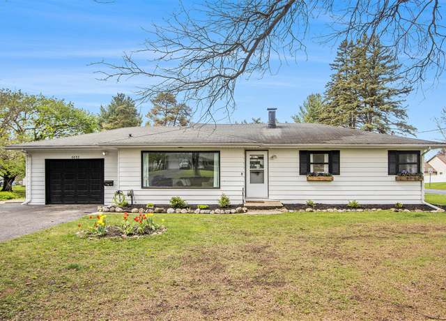 Property at 6653 E H Ave, Kalamazoo, MI 49048, 3 beds, 2 baths