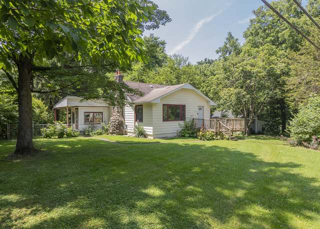 Property at 2139 Steger Ave, Kalamazoo, MI 49048, 3 beds, 2 baths