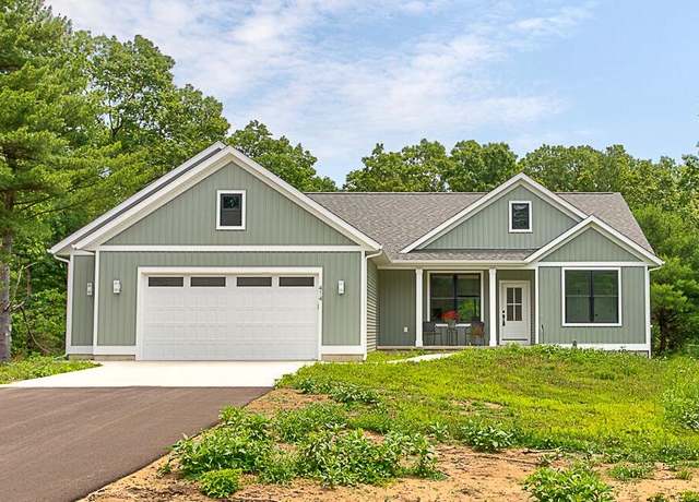 Property at 414 Sabine Dr #12, Muskegon, MI 49442, 5 beds, 3 baths