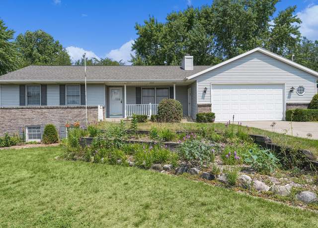 Property at 3906 18th St, Dorr, MI 49323, 3 beds, 2 baths