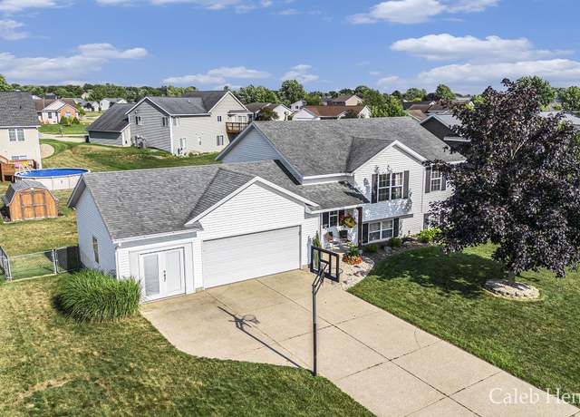 Property at 7556 Brewer Dr, Hudsonville, MI 49426, 4 beds, 2 baths