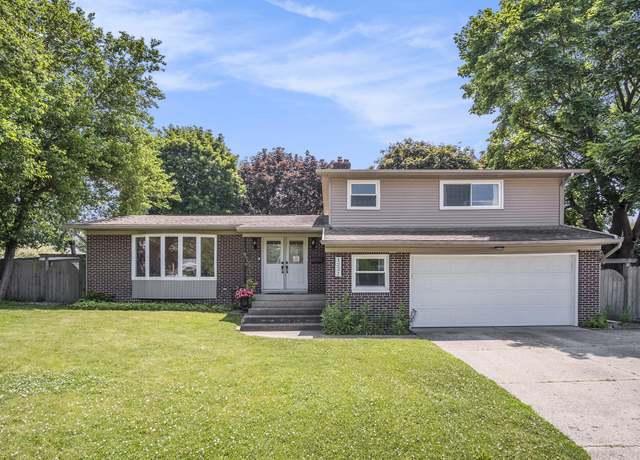 Property at 1222 Royal Oak St SW, Wyoming, MI 49509, 3 beds, 2 baths