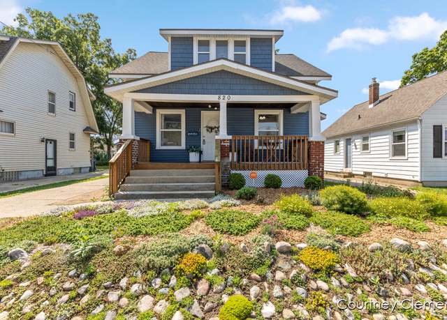 Property at 820 Merritt St SE, Grand Rapids, MI 49507, 3 beds, 1.5 baths