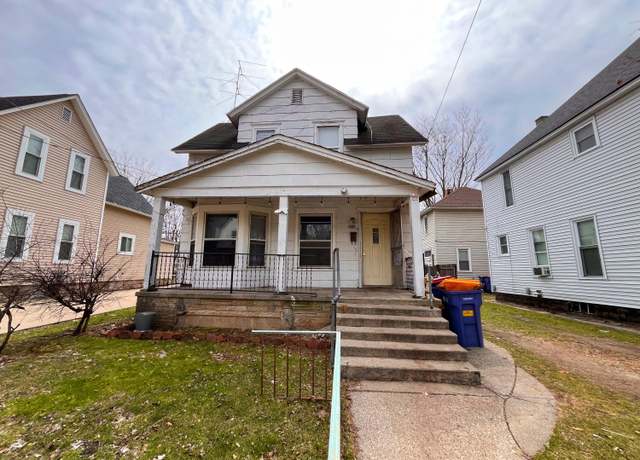 Property at 806 Baldwin St SE, Grand Rapids, MI 49506, 5 beds, 1.5 baths