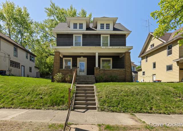 Property at 106 Colfax St NE, Grand Rapids, MI 49505, 4 beds, 1.5 baths