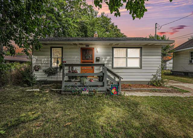 Property at 2620 Charlesgate Ave SW, Wyoming, MI 49509, 4 beds, 1.5 baths