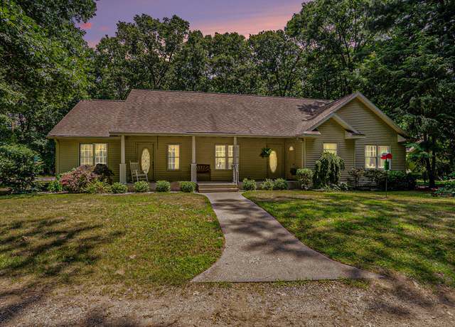 Property at 13892 148th Ave, Grand Haven, MI 49417, 5 beds, 4 baths