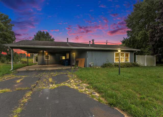 Property at 5544 Wendzel Dr, Coloma, MI 49038, 3 beds, 2 baths