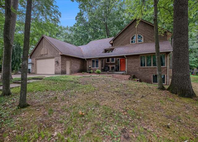 Property at 1746 Chateau Dr SW, Wyoming, MI 49519, 5 beds, 3.5 baths
