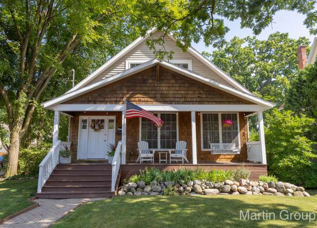 Property at 1571 Wealthy St SE, Grand Rapids, MI 49506, 3 beds, 3.5 baths