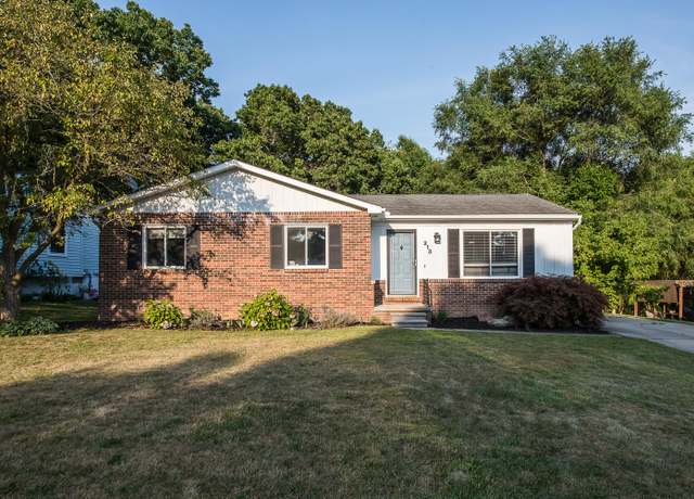Property at 213 Woodlake Dr, Brighton, MI 48116, 3 beds, 2 baths