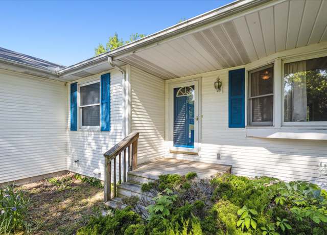 Property at 502 Woodland Dr, Buchanan, MI 49107, 3 beds, 2 baths