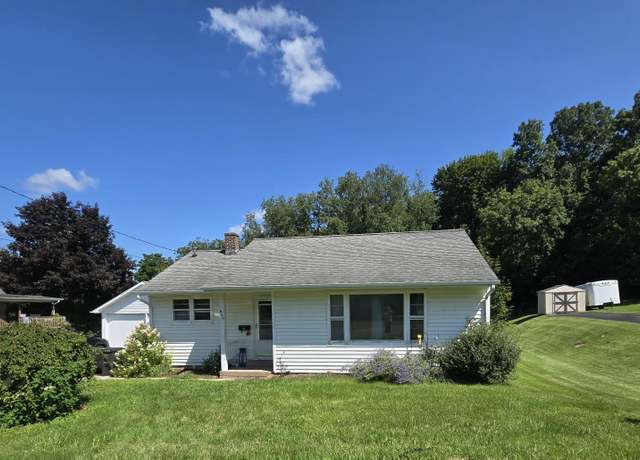 Property at 820 E Argyle St, Jackson, MI 49202, 2 beds, 1 bath