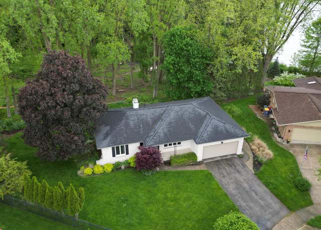 Property at 1461 Banbury Ave NE, Grand Rapids, MI 49505, 2 beds, 2.5 baths