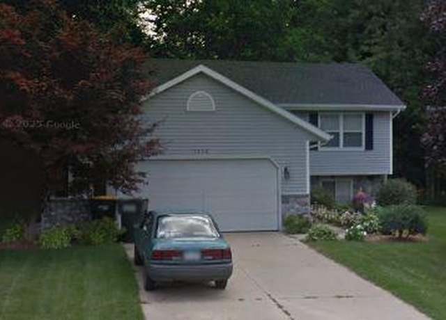 Property at 7430 Yorkshire Dr, Hudsonville, MI 49426, 4 beds, 2 baths