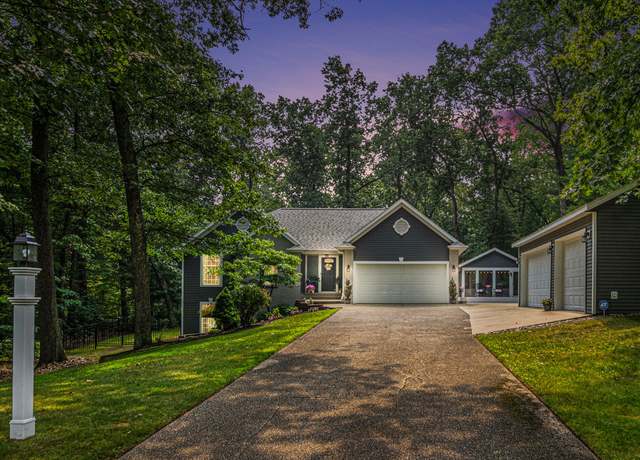 Property at 4106 Wildwood Dr, Allegan, MI 49010, 5 beds, 3 baths